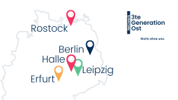 Ein Teil der Landkarte Deutschlands mit Den Städten Rostock, Berlin, Halle, Leipzig und Erfurt markiert. Dort finden die kommenden Treffen statt.